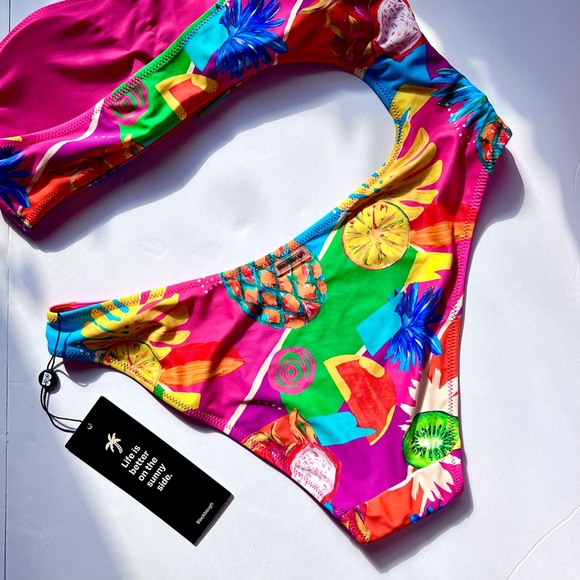 NWT Blackbough Poppy Cut One Piece in Tropical Island Tiki Print Cheeky Fit 🌸 - Picture 13 of 16